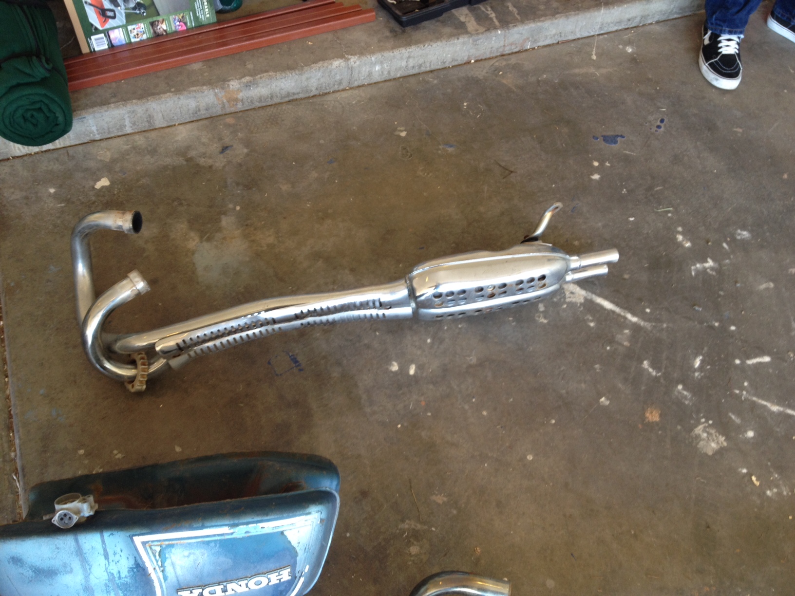 CL350 pipes, complete, rust free to the mufflers. DO THE TON