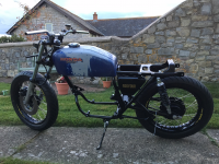 CB400