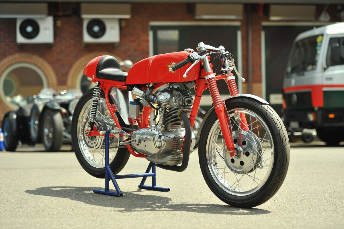 1962-Ducati-250.jpg