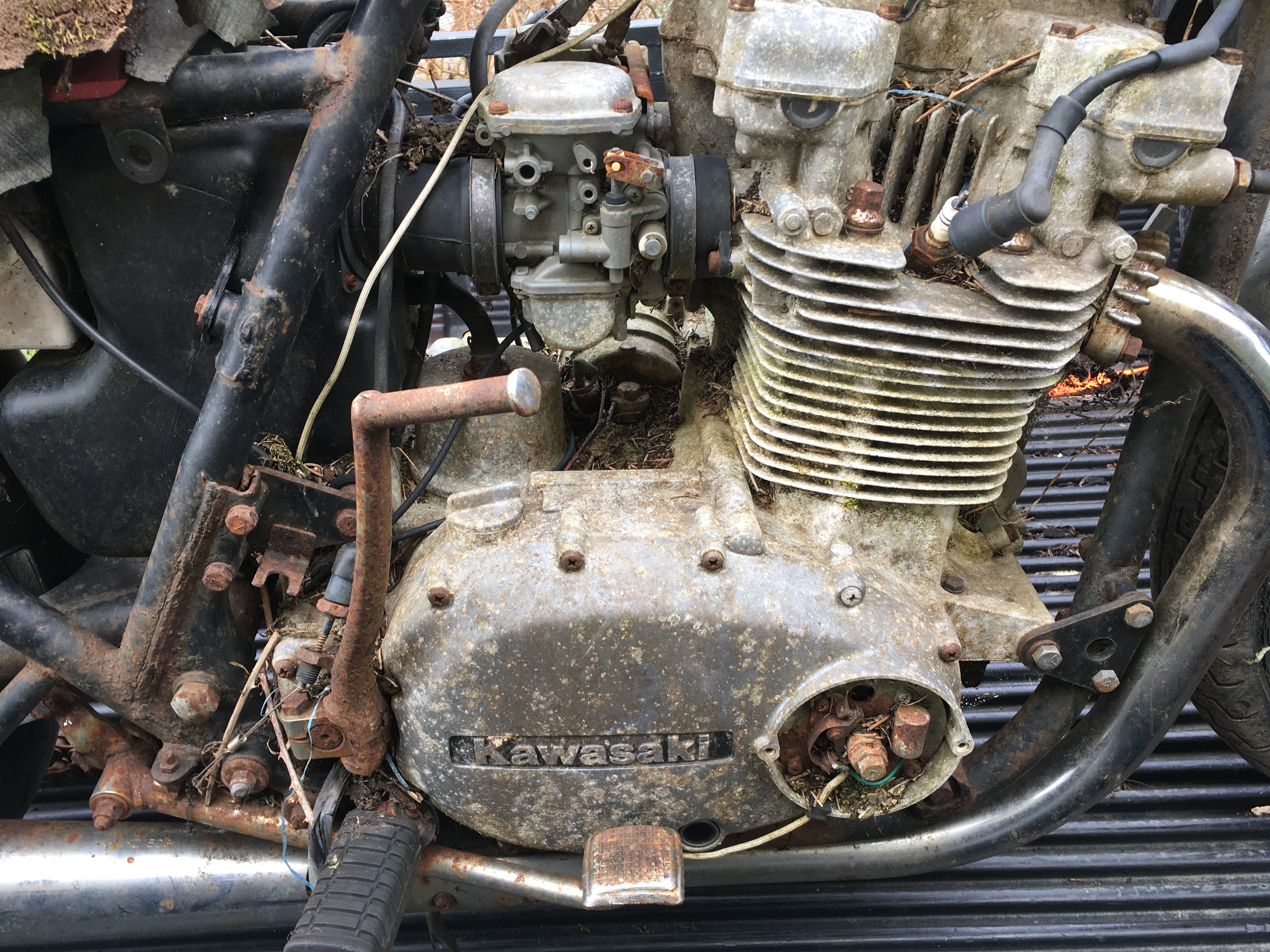 Make a slow bike fast - KZ750 Twin | DO THE TON