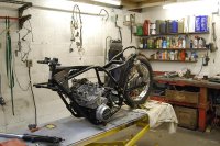 swinging arm with wheel.jpg