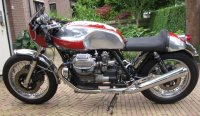 Guzzi links zij web(2).jpg