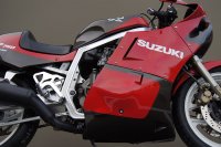 20170401-1986-suzuki-gsxr750-right-lowers.jpg