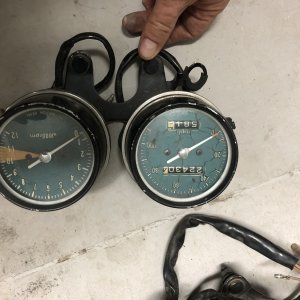 550clock.jpg