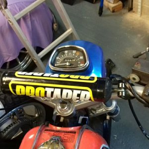 CB200HEADLIGHT1.jpg