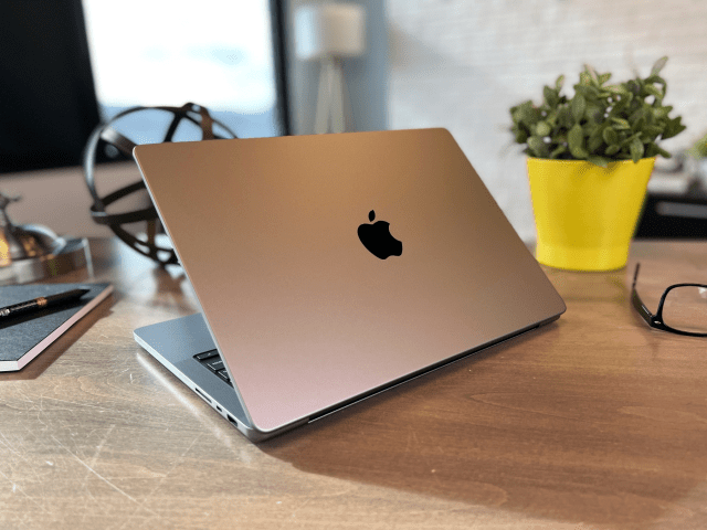 14-inch-MacBook-Pro-2.png