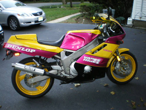 1992-Yamaha-FZR600-Vance-Hines-Right-Side.png