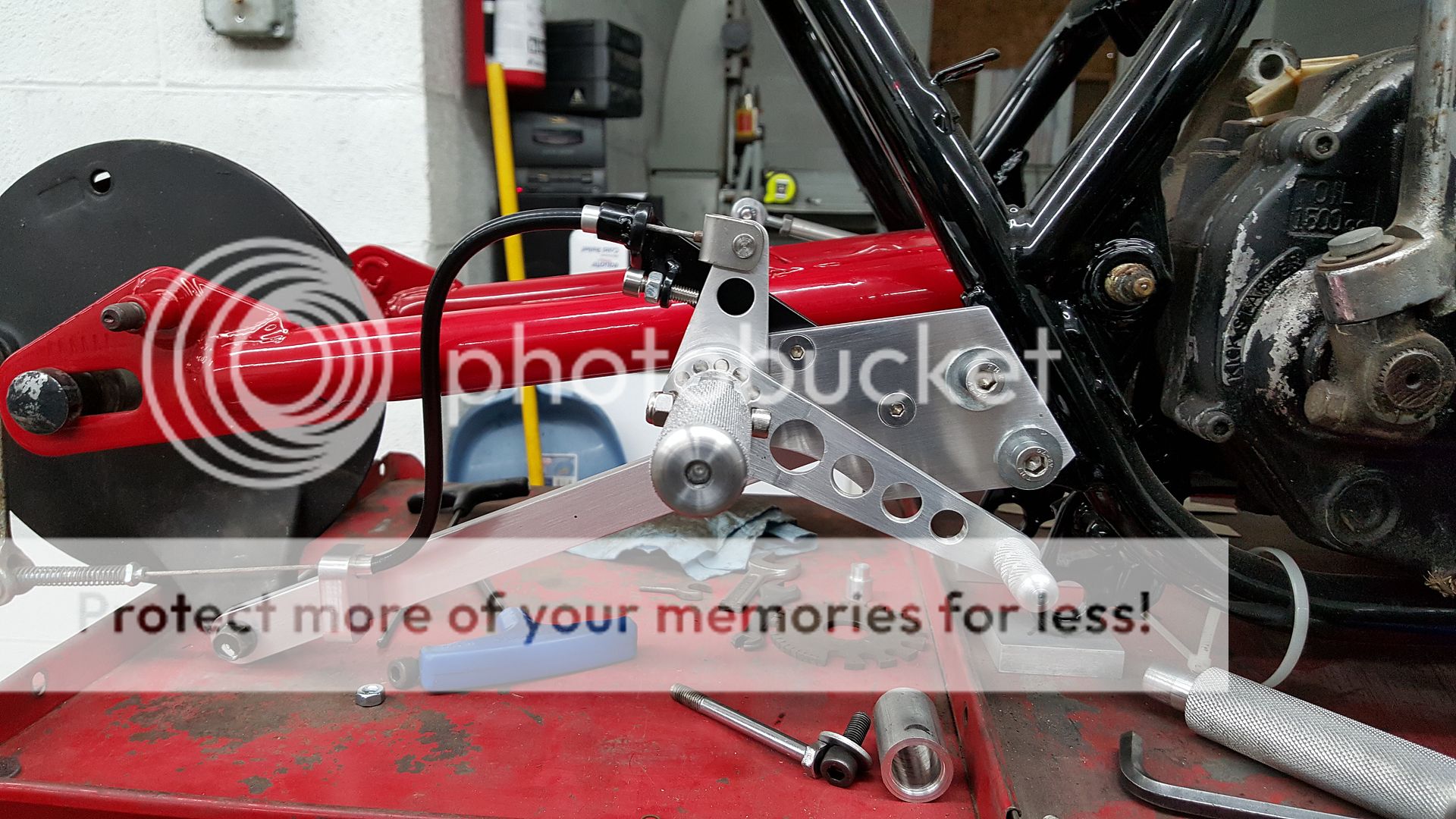 Modern rearsets and drum brakes DO THE TON