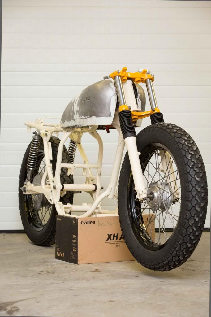 CB838WhiteFrame-3_zps755d73ad.jpg
