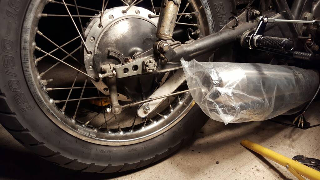 Modern rearsets and drum brakes DO THE TON