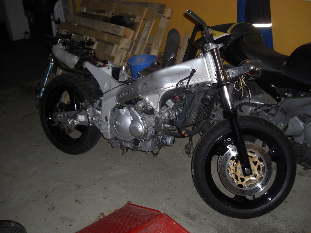 fzr9.jpg