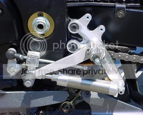 05GSXR1000airshifterbracket.jpg