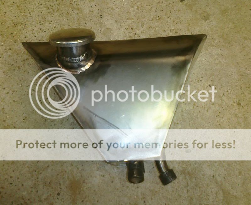 My custom Oil tank, for CB750 K7 DO THE TON
