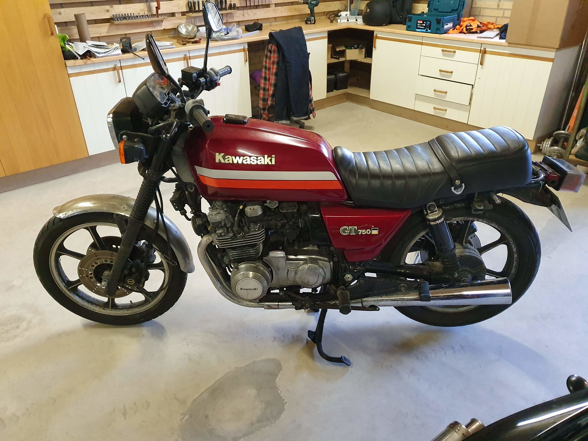 Kawasaki GT750 / KZ750P - Brat/Scrambler thingy | DO THE TON