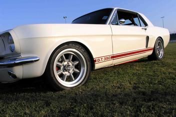 wimbledonmustang.jpg