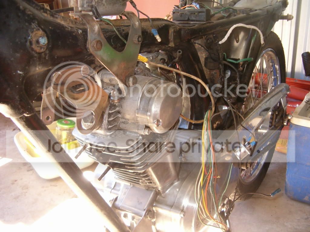 BIKEPICSCB100BUILD014.jpg