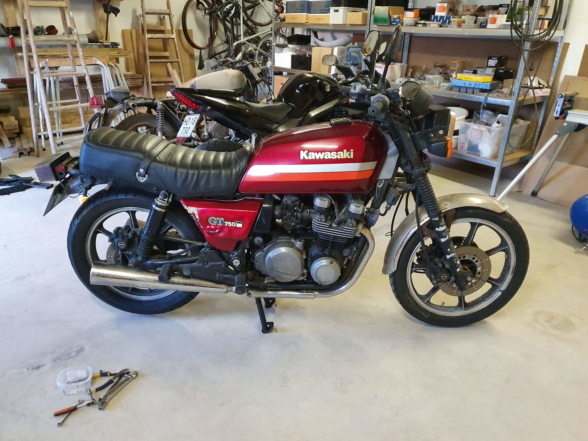 Kawasaki GT750 / KZ750P - Brat/Scrambler thingy | DO THE TON