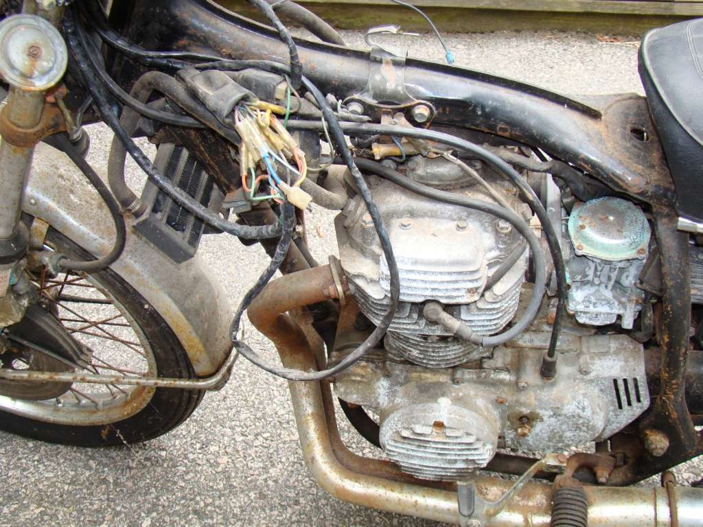 sleftsideengineandcylin.jpg