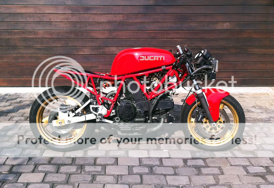 Ducati_900_ss_C01.jpg