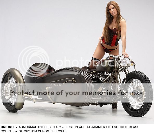 Union-built-by-Abnormal-Cycles-Italy-First-Place-in-Jammer-Old-School-Class-Motorcycle-with-Biker-Girls-at-Custom-Chrome-Show-2011-2.jpg