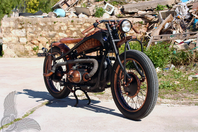 r51-3_copper-and-leather_bmw-bobber_front-right_luie-leather.jpg